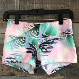 Palm Leaves Fleo Shorts